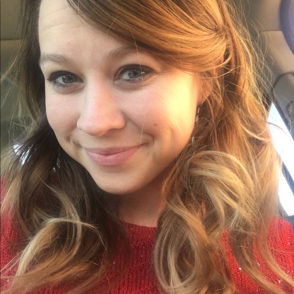 Meet your Posher, Hannah - Picture 1 of 1